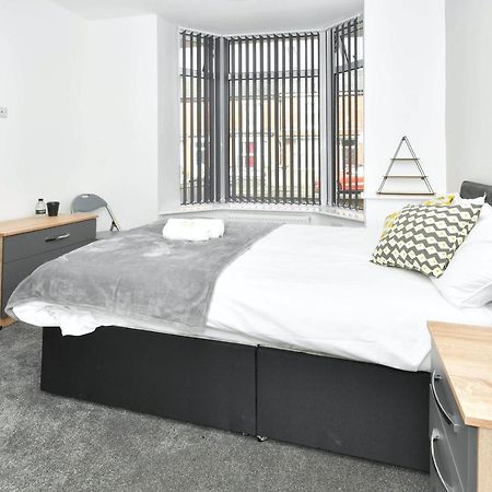 Townhouse @ Chiltern Place Newcastle Under Lyme Silverdale  Exterior photo