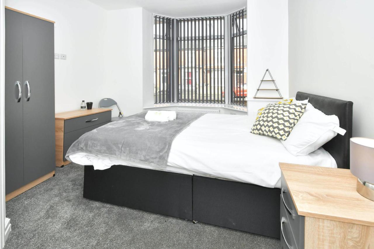 Townhouse @ Chiltern Place Newcastle Under Lyme Silverdale  Exterior photo