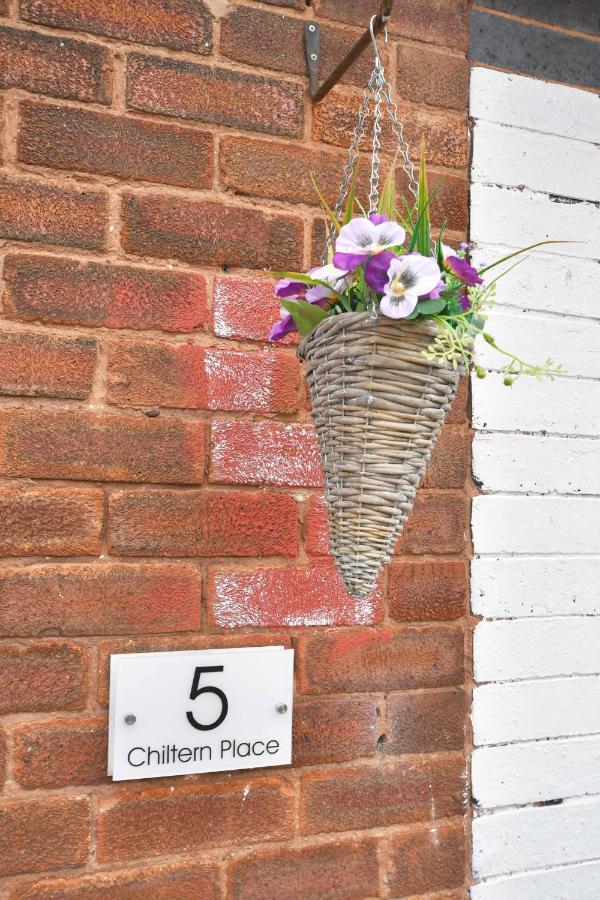 Townhouse @ Chiltern Place Newcastle Under Lyme Silverdale  Exterior photo